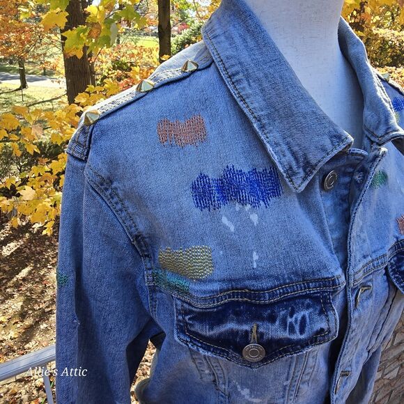 Embellish Soft Stretchy Colorful Blue Distressed Stud Denim Jean Jacket Wmns L - Picture 3 of 11